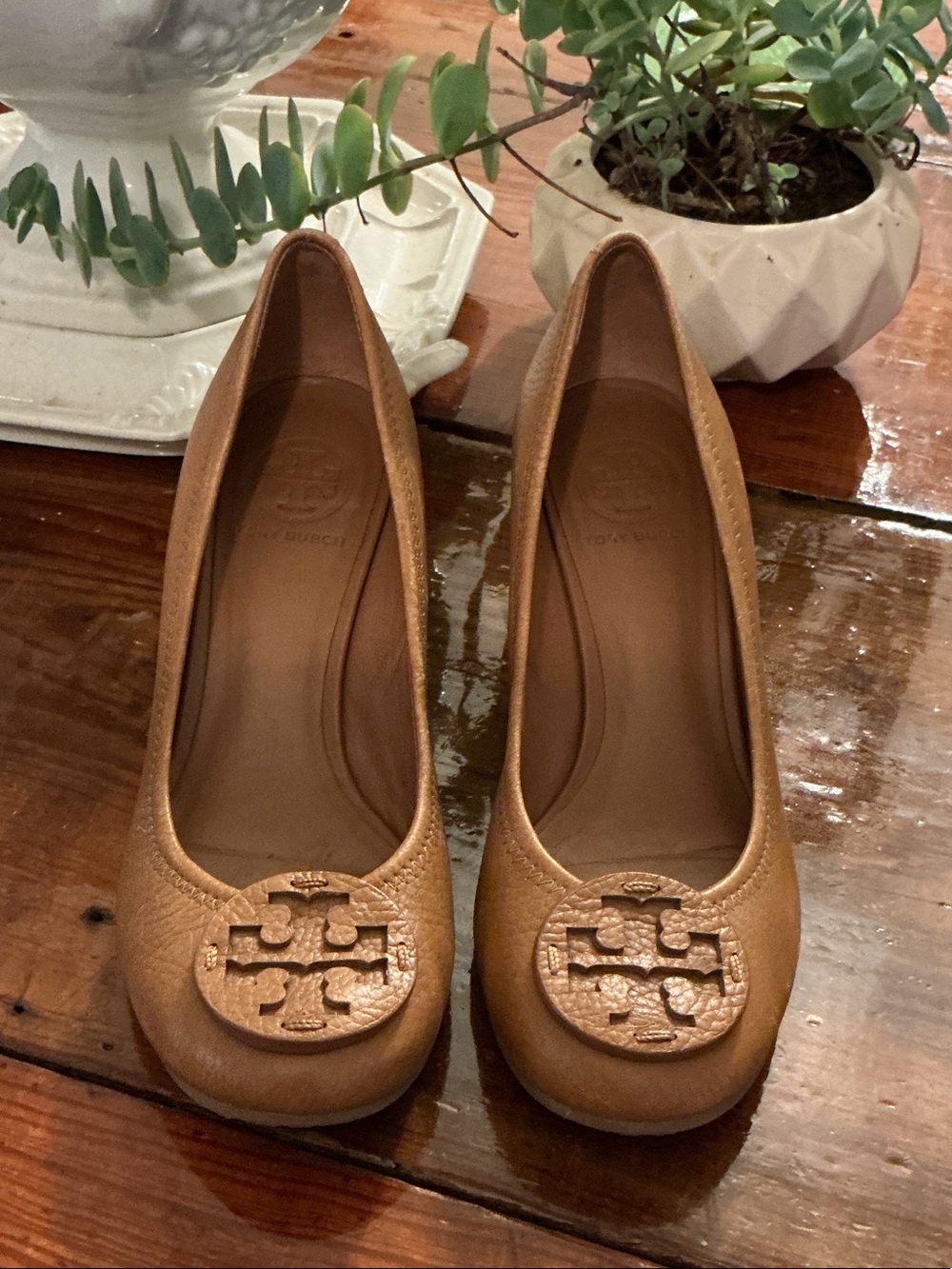 Tory Burch Cognac Leather Logo wedge shoes